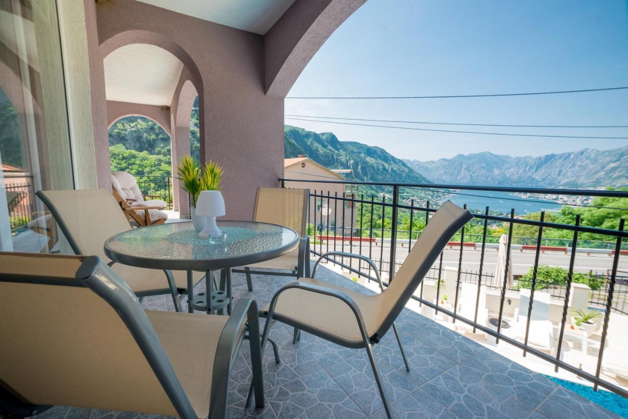 Boka Bay 2 Apartment Kotor Bagian luar foto