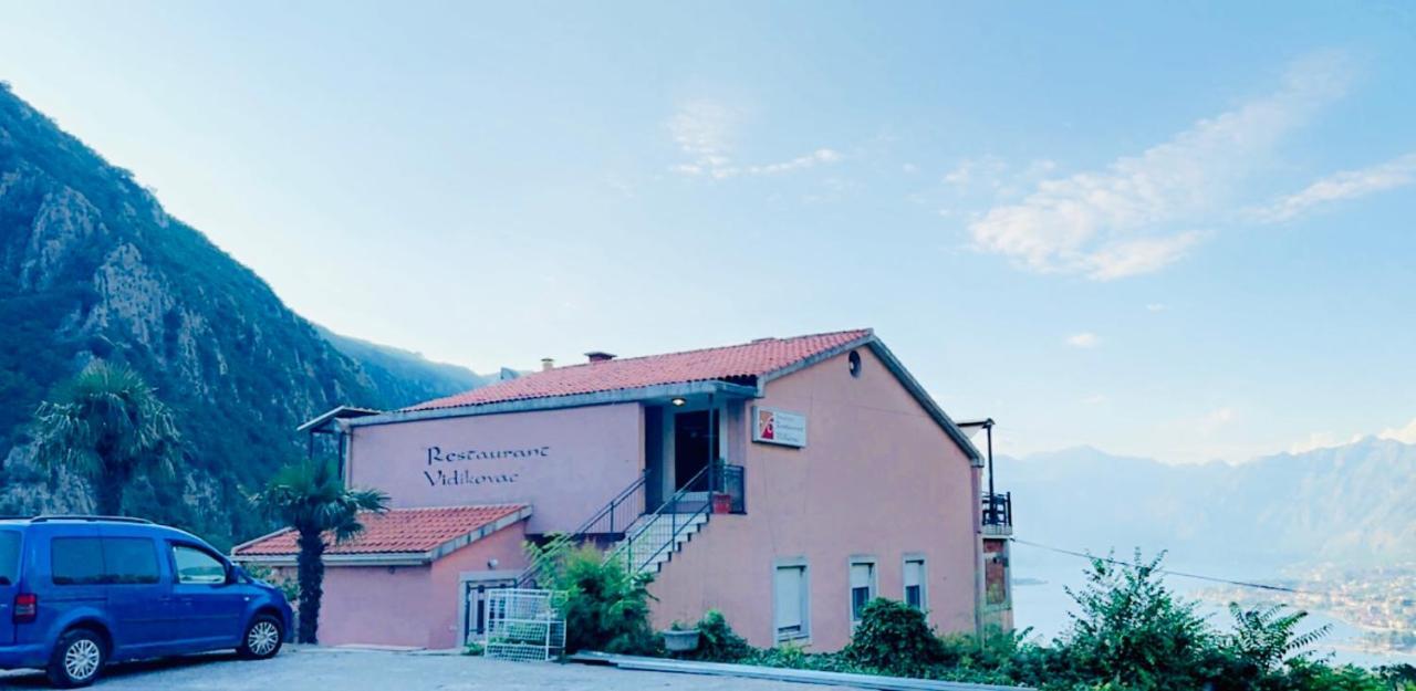 Boka Bay 2 Apartment Kotor Bagian luar foto